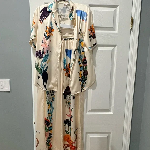 Luxxel Satin Printed Two-Piece Set | Worn 1x - Picture 2 of 6